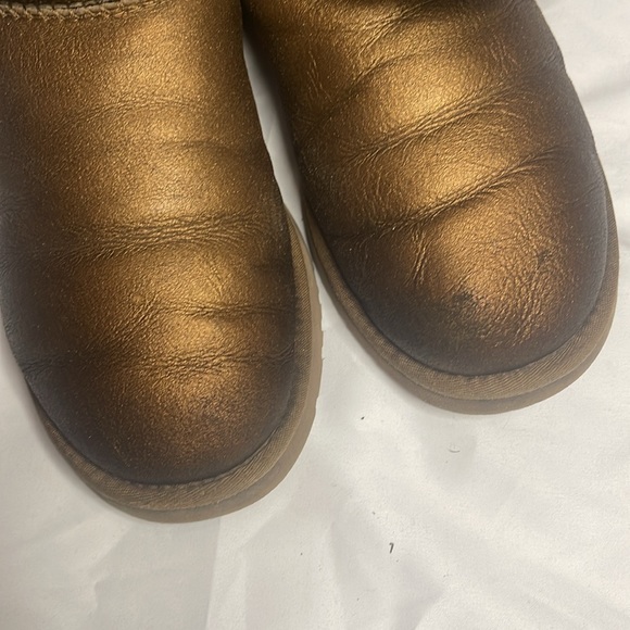 Ugg Womens Classic Tall Metallic Bronze Leather Boots, Size 9, Pull On Sheepskin - Picture 4 of 8